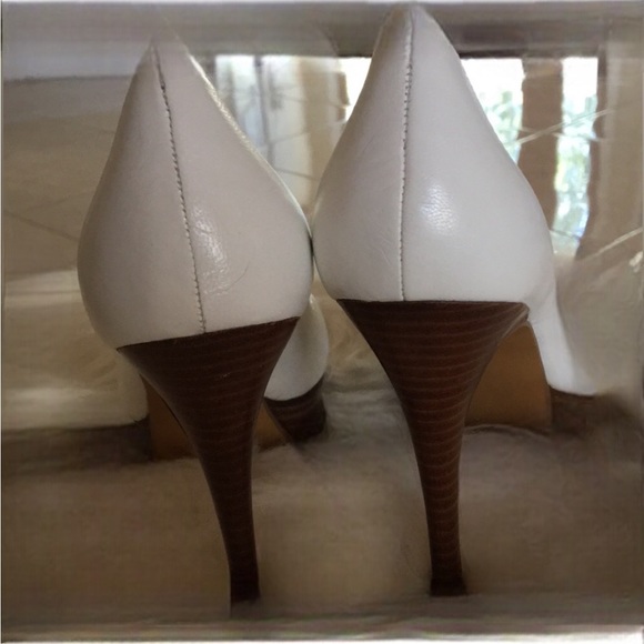 👠Guess Women's Peep Toe Platform Pumps👠 - Picture 8 of 9